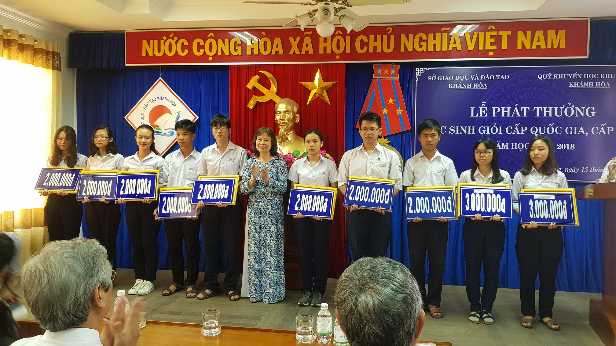 Quỹ Khuyến học, khuyến tài Khánh Hòa Trao thưởng Các học sinh giỏi xuất sắc đạt Giải thưởng cấp Quốc gia Và học sinh đạt Giải cao kỳ thi học sinh giỏi cấp tỉnh năm 2018