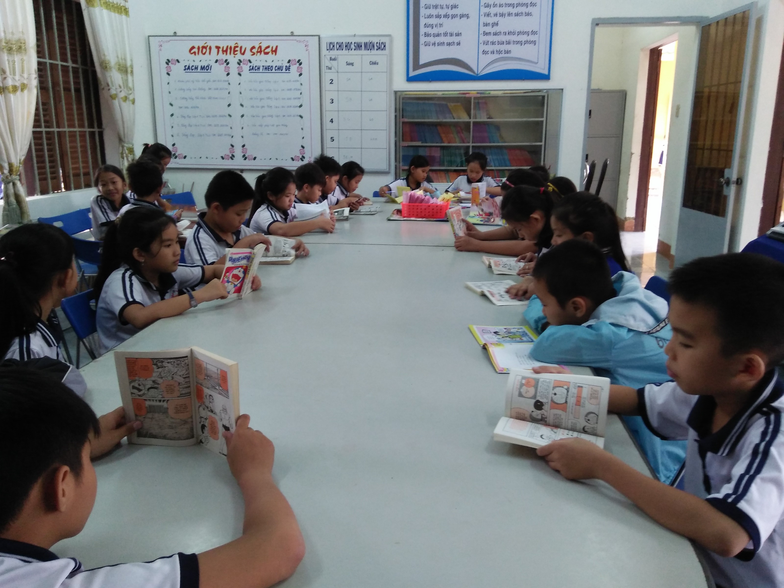 TRƯỜNG TIỂU HỌC DIÊN ĐIỀN, DIÊN KHÁNH TỔ CHỨC HOẠT ĐỘNG HƯỞNG ỨNG NGÀY SÁCH VIỆT NAM 2018