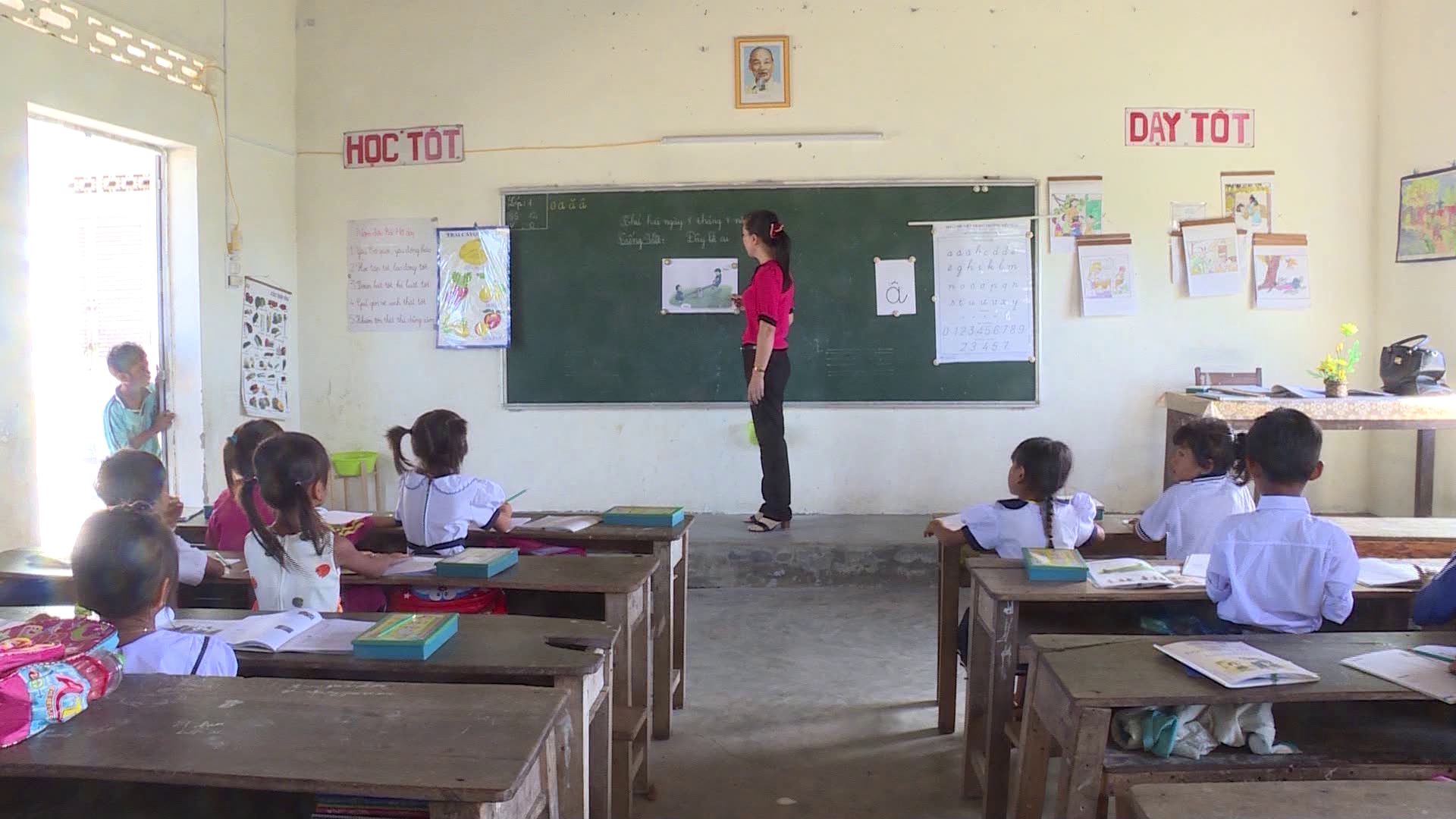 KHÁNH HÒA: TIẾP TỤC ĐẦU TƯ CHO GIÁO DỤC VÙNG KHÓ KHĂN, VÙNG ĐỒNG BÀO DÂN TỘC THIỂU SỐ