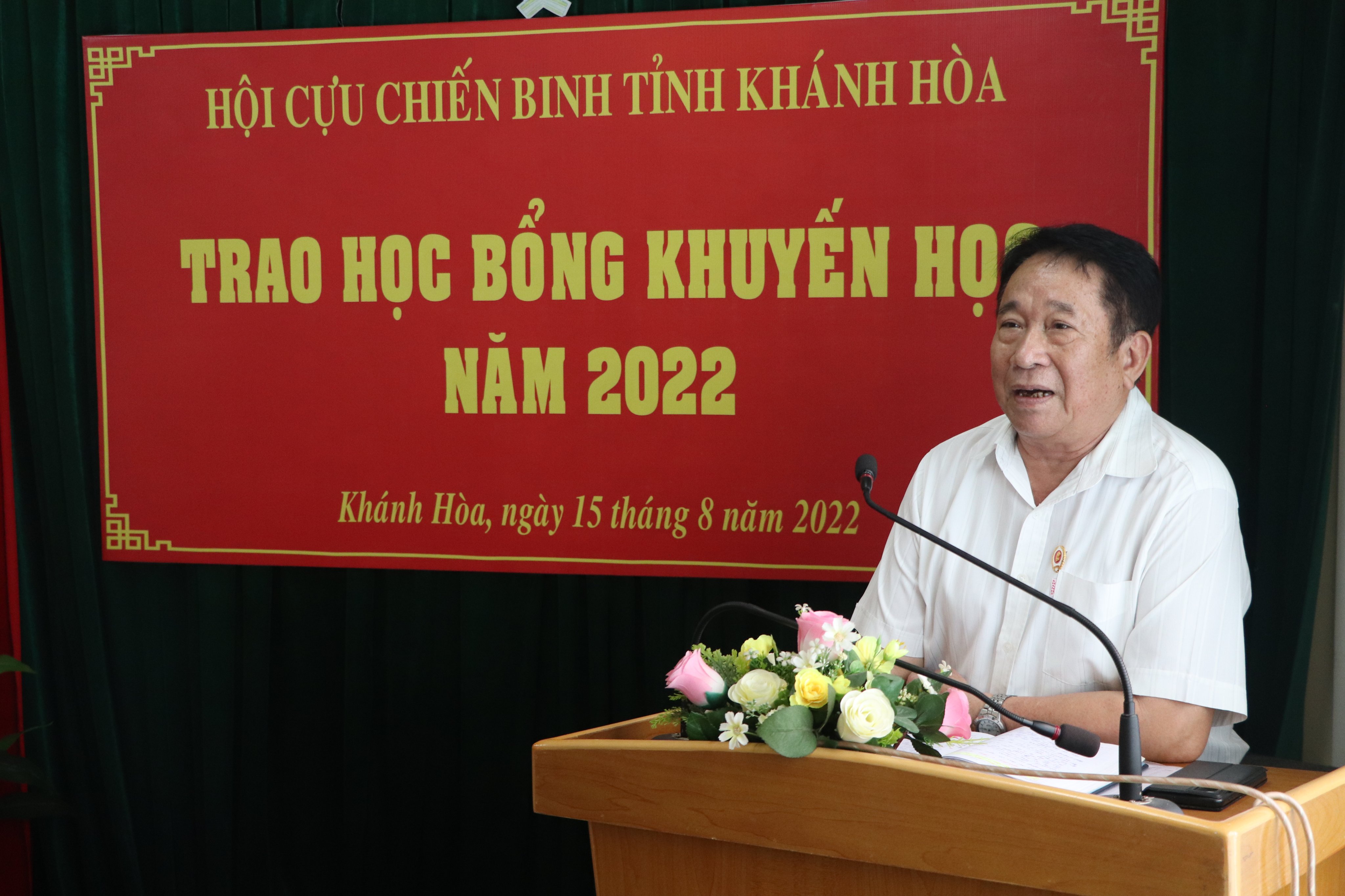 Hội Cựu Chiến binh tỉnh trao học bổng khuyến học năm 2022 cho các em học sinh có hoàn cảnh khó khăn, đạt thành tích cao trong năm học 2021 - 2022