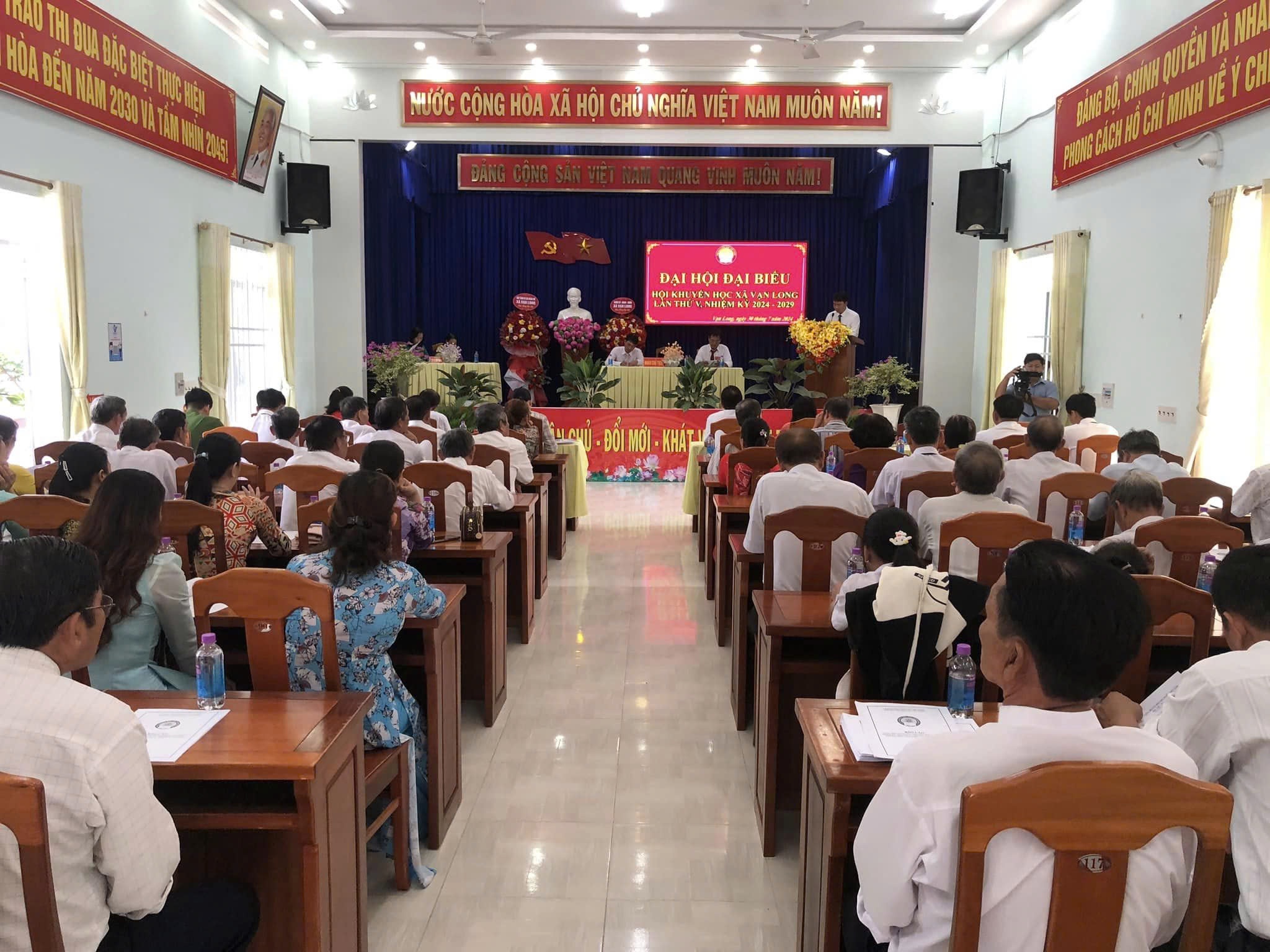 Hội Khuyến học các xã, thị trấn trên địa bàn huyện Vạn Ninh đã tổ chức thành công Đại hội lần thứ V