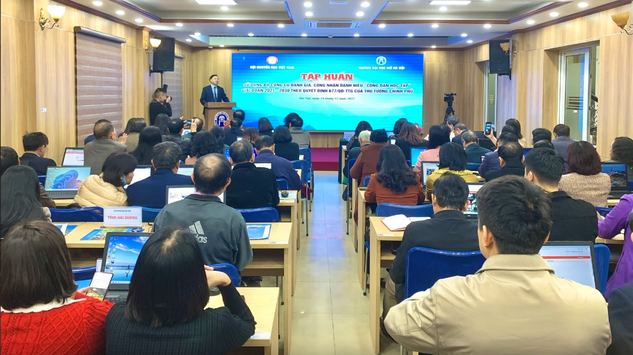 Tập huấn sử dụng bộ công cụ đánh giá, công nhận danh hiệu Công dân học tập