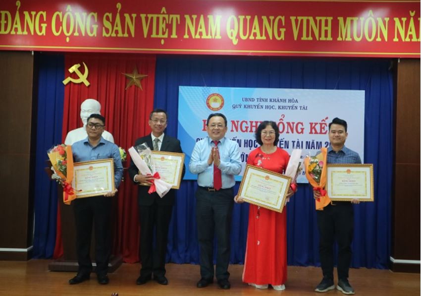 Quỹ Khuyến học, khuyến tài Khánh Hòa tổ chức hội nghị tổng kết năm 2022