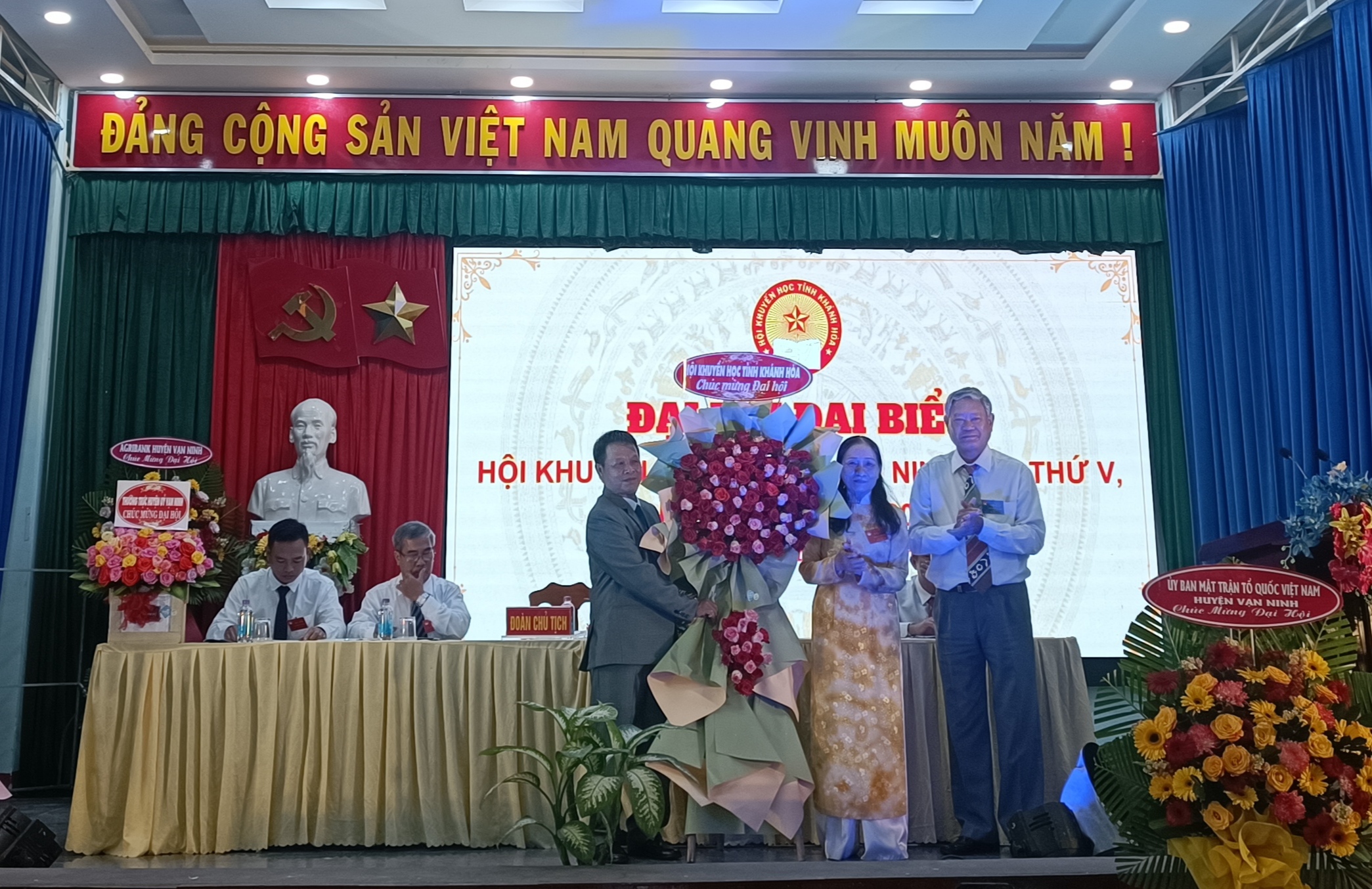 Đại hội Đại biểu Hội Khuyến học huyện Vạn Ninh lần thứ V